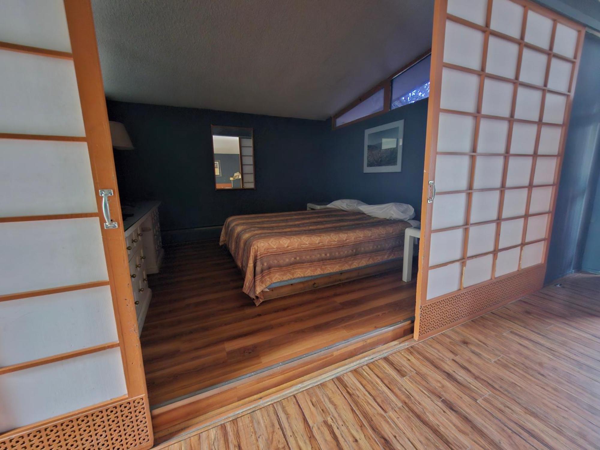 Tiki Village Inn Вернон Экстерьер фото